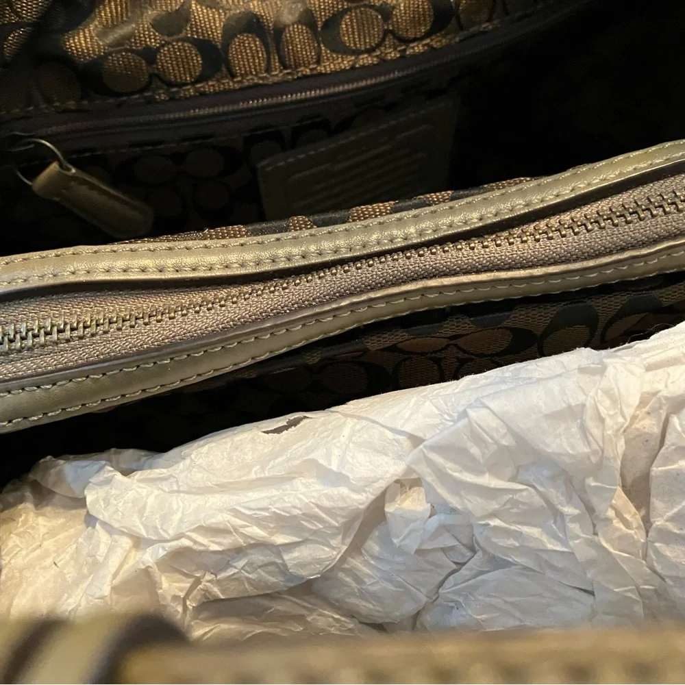 Coach Edie bag with 3 turn lock adjustable closures - Picture 7 of 14